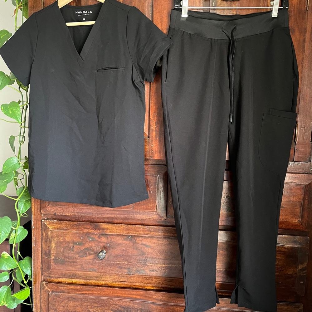 NWT Mandala Black Scrub Set. Top (XS) slim bottom (S/P)